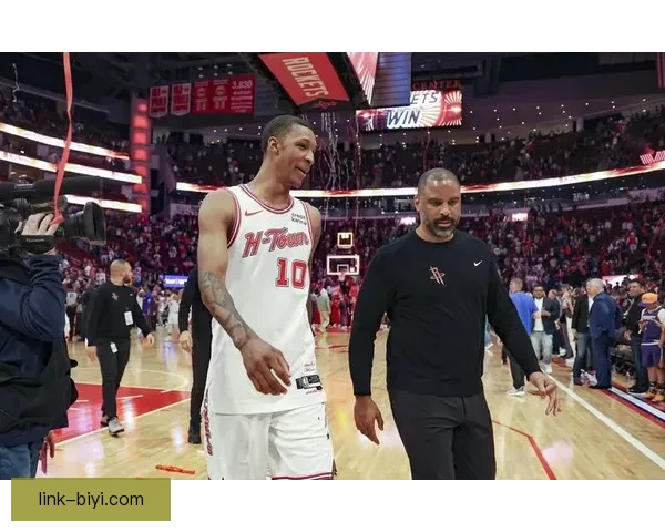 弗朗西斯称乌度卡为火箭注入强硬与坚韧 现有阵容下已展现出色执教能力