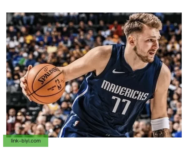 雷霆大胜湖人喜迎四连胜 SGA贡献28分7助攻7篮板 东契奇伤退影响独行侠表现